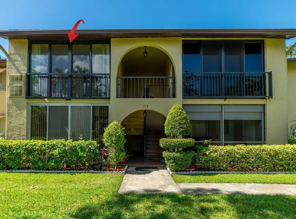 318 Pine Ridge Circle, Greenacres, FL 33463