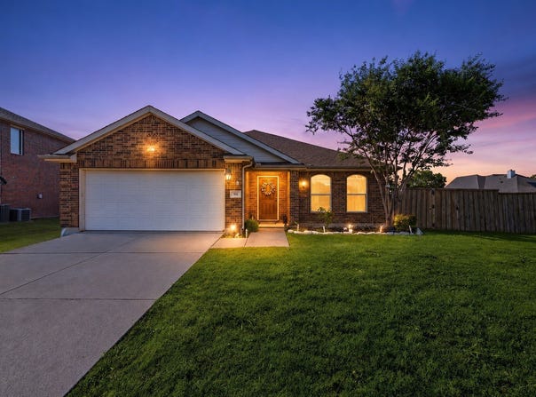 301 Long Prairie Drive, Forney, TX 75126