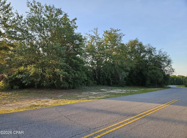 Gables Boulevard lot: 27, Chipley, FL 32428