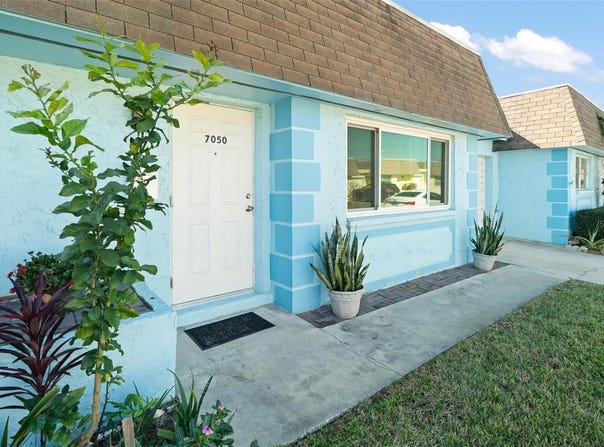 7050 VERSAILLES N, PINELLAS PARK, FL 33781