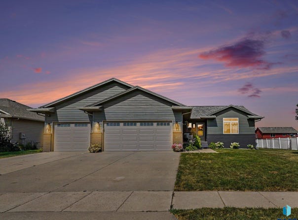 1025 N Rose Ave, Tea, SD 57064