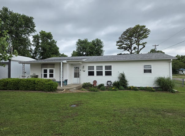201 S Everett Street, Fair Play, MO 65649