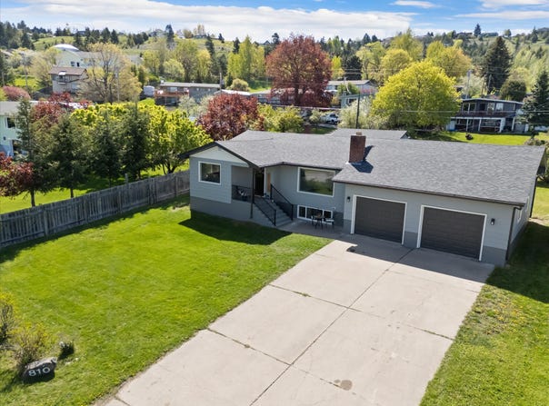 810 15th Avenue E, Polson, MT 59860