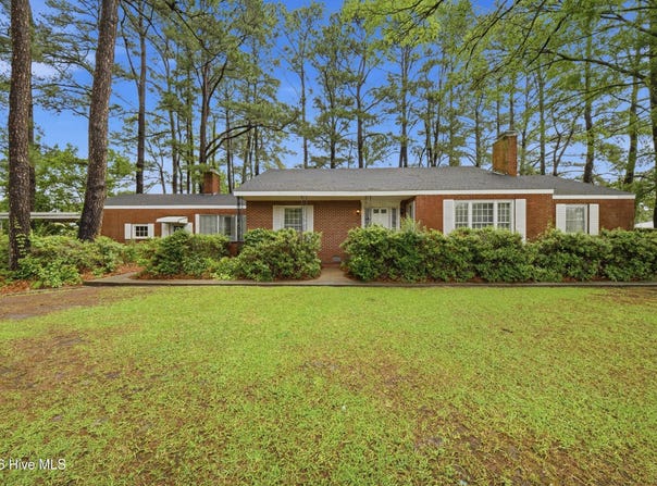 1130 N Road Street, Elizabeth City, NC 27909