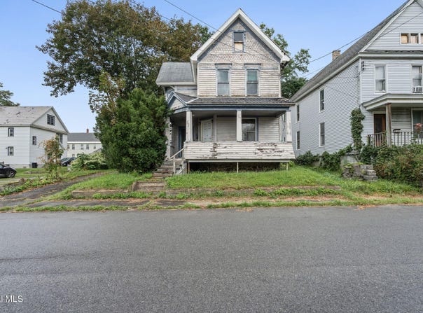 4 4th Street, Amsterdam, NY 12010
