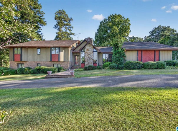 501 PINEVIEW ROAD, CLANTON, AL 35045