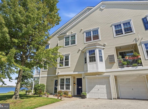 5209 RIVERFRONT Drive, PALMYRA, NJ 08065