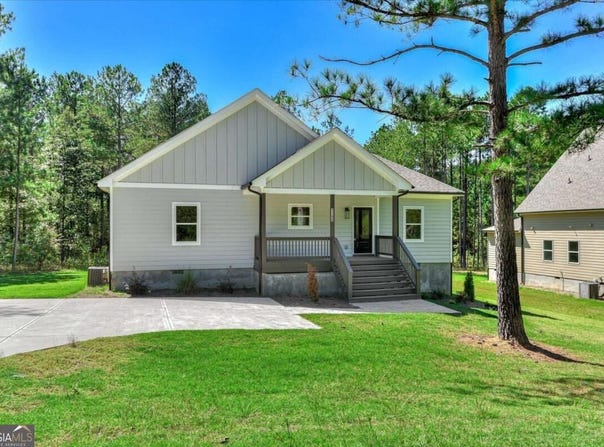 1198 Sunset Cove, Tignall, GA 30668