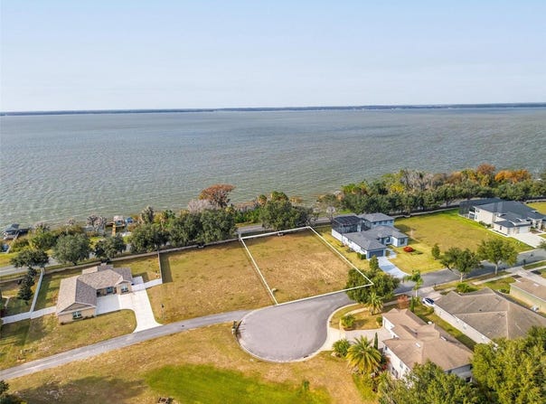 3231 LANDING View, TAVARES, FL 32778