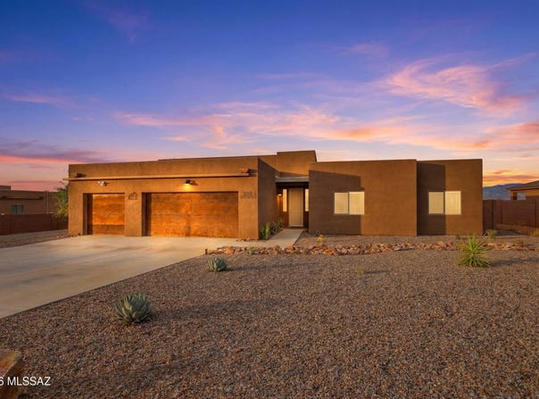 3335 E Canyoneer Drive, Vail, AZ 85641