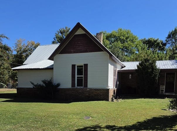 90 Bryant street, TREZEVANT, TN 38258