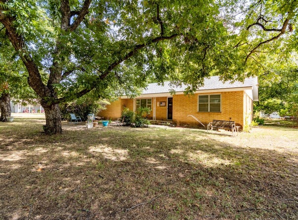203 Bowie Street, Clyde, TX 79510