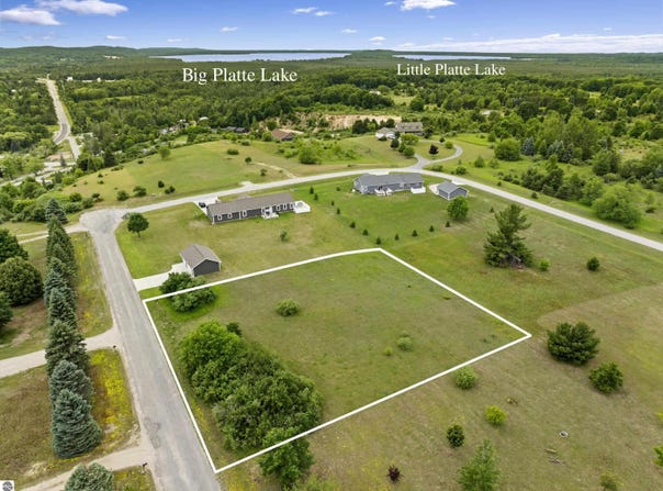 Scenic Drive, Honor, MI 49640