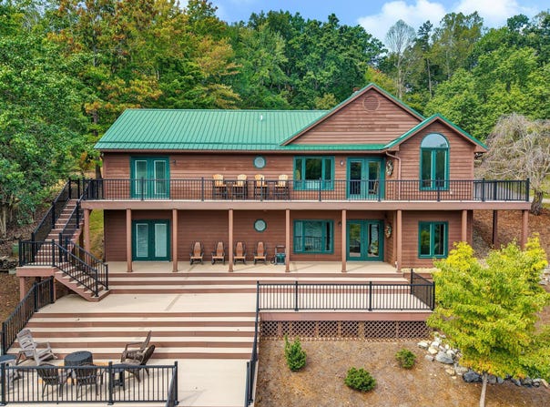 65 Piney Point Ln, Union Hall, VA 24176