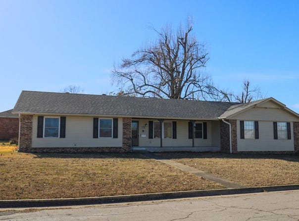 1702 W Mimosa Street, Rogers, AR 72758