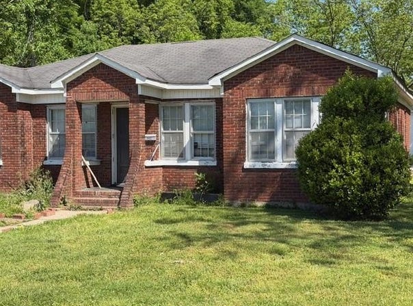 341 REDDEN ST, HUNTINGDON, TN 38344