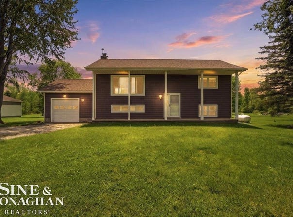7619 Adair Road, Casco, MI 48064