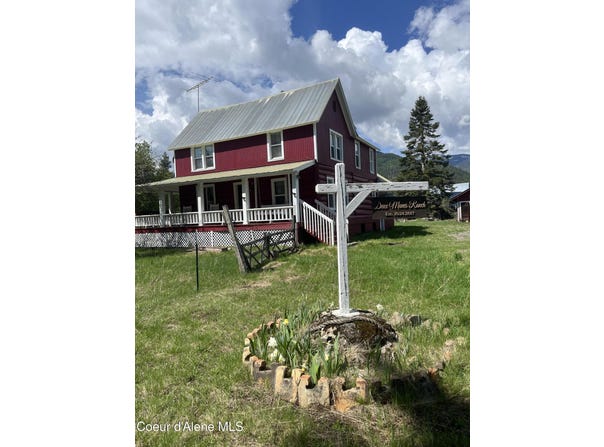 57 Fawn Gully Rd, Sandpoint, ID 83864