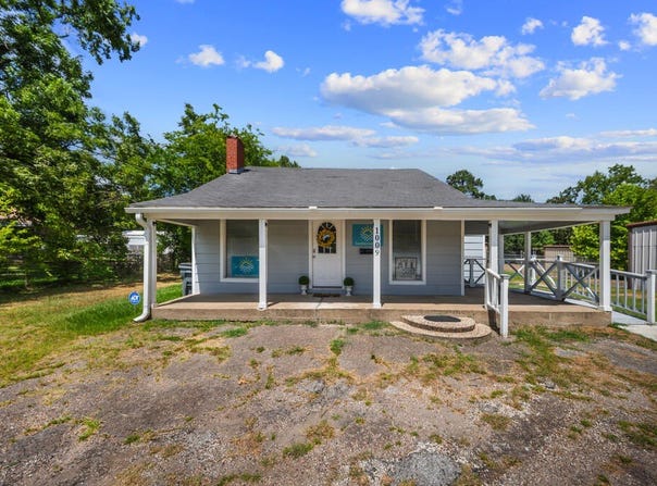 1009 E Denman Avenue, Lufkin, TX 75901