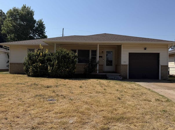 725 W Hickory Ave, Enid, OK 73701