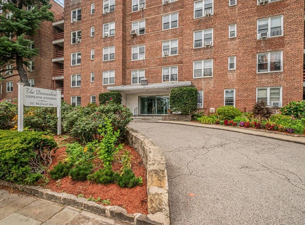 1111 Midland Avenue, Bronxville, NY 10708