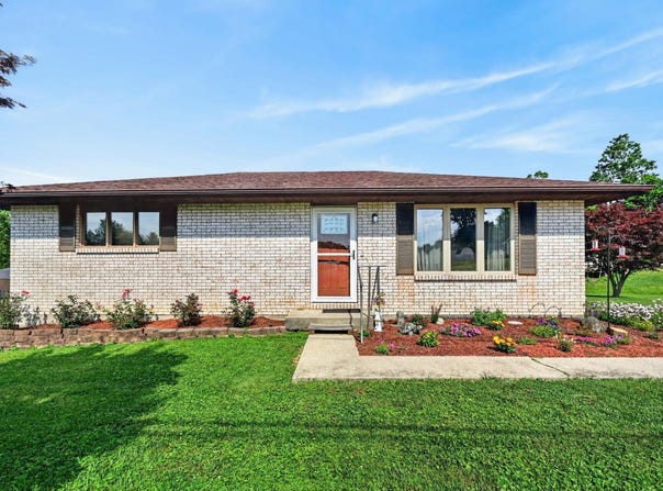 601 Pleasant View Drive, Aurora, IN 47001