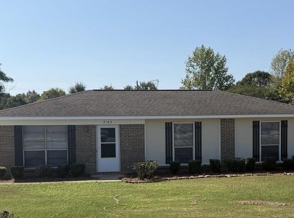 2103 Flynn Rd., Dothan, AL 36303