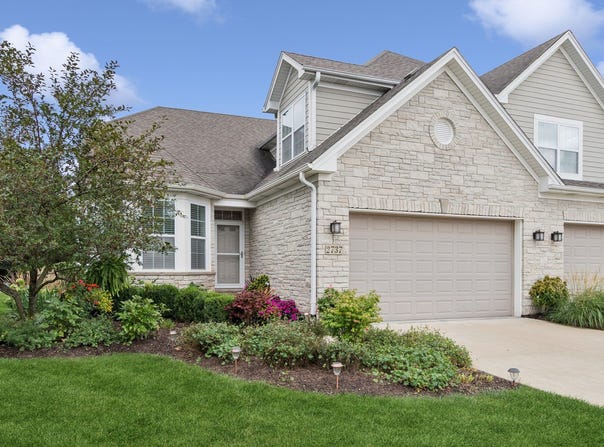 2737 Nicole Circle, Aurora, IL 60502