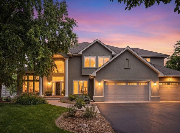 856 Great Oaks Trail, Eagan, MN 55123