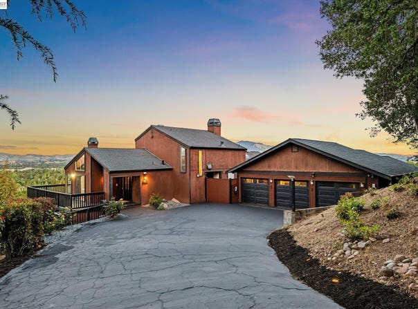 15 Surmont Ct, Lafayette, CA 94549