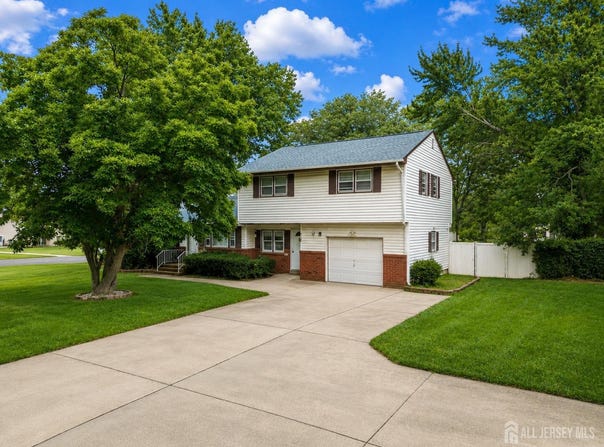 524 Lloyd Road, Matawan, NJ 07747