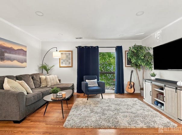 90 Morgan Place, East Brunswick, NJ 08816