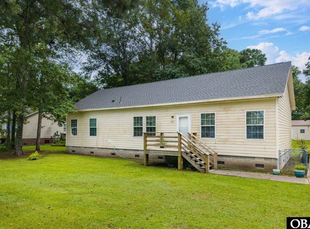 824 Fernando Street, Manteo, NC 27954