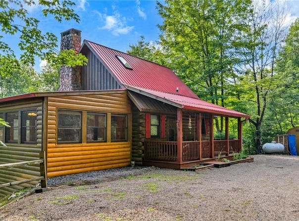 219 Ravenwood Drive, West Jefferson, NC 28694