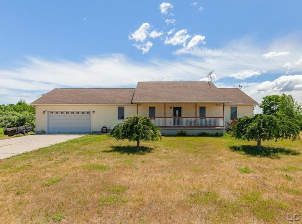 4753 Holloway Road, Adrian, MI 49221