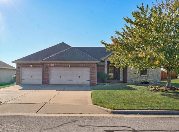 6101 N 19th Avenue, Ozark, MO 65721