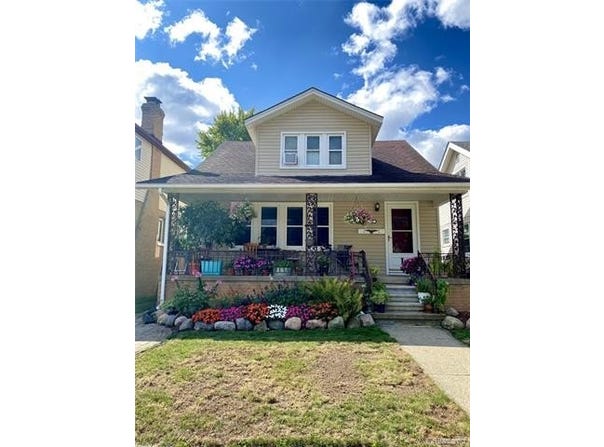 7290 Engleman, Center Line, MI 48015