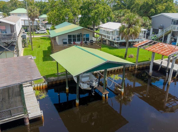 396 SE 241st St, Suwannee, FL 32692