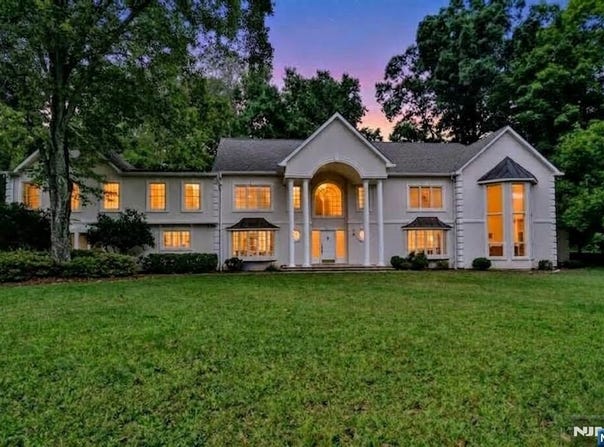 3 Split Rock Road, Upper Saddle River, NJ 07458