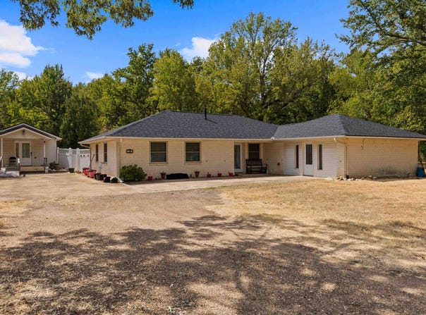 128 County Road 2110, Pittsburg, TX 75686