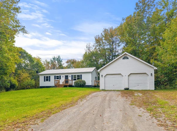 25 Brandy Lane, Hudson, ME 04449