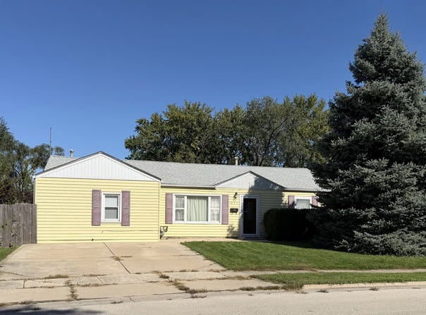 1827 Burry Circle Drive, Crest Hill, IL 60403