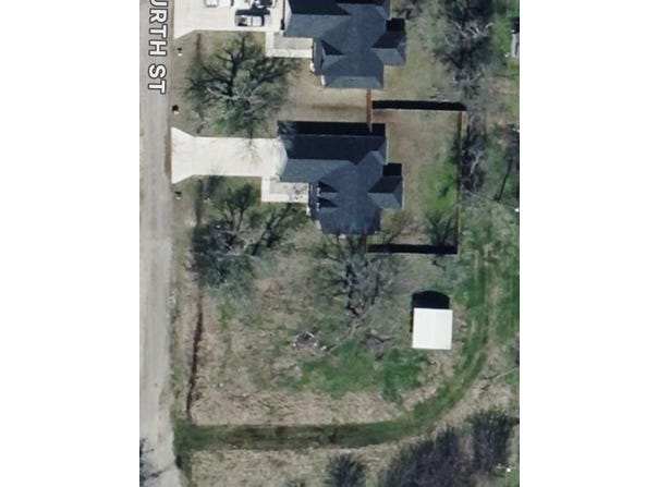 211 S 4th Street, Celeste, TX 75423