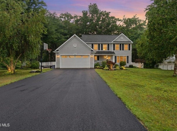 106 Halfmoon Drive, Altamont, NY 12009