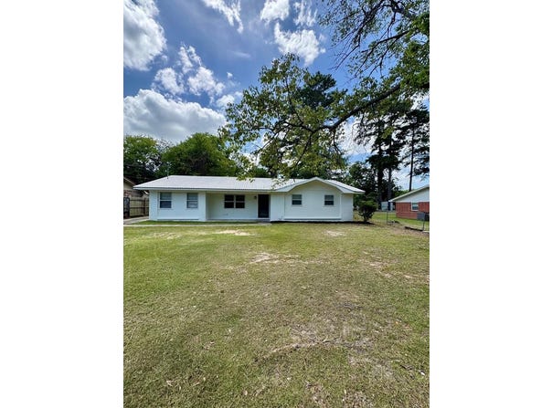 104 Fairlane Drive, Eufaula, AL 36027