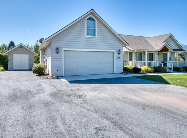 215 Carriage Road, Hamilton, MT 59840