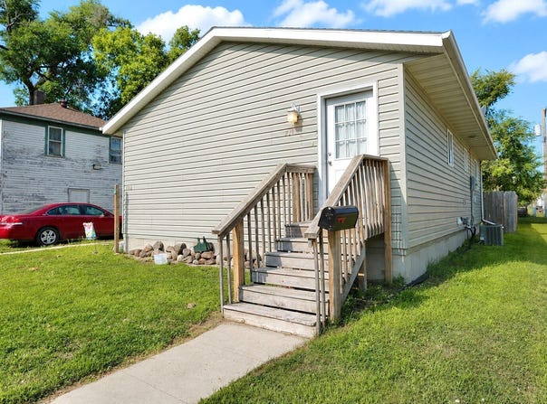 714 S 11th Street, Aberdeen, SD 57401