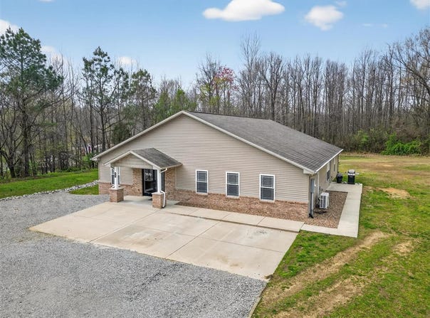 615 S 2nd Street, Central City, KY 42330