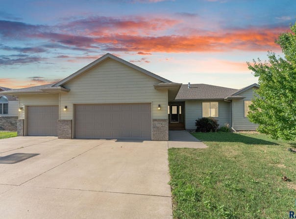 7720 W Justice St, Sioux Falls, SD 57106
