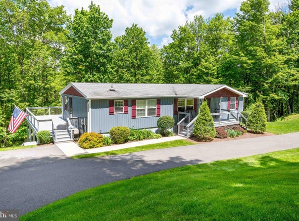 511 HILLTOP Road, OAKLAND, MD 21550